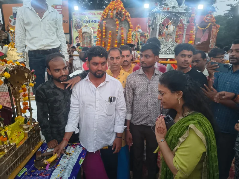 डोल ग्यारस पर्व पर निकले देव विमान, आरती में शामिल हुई कलेक्टर